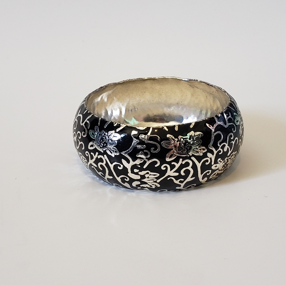 Silver and black cuff bracelet - Picture 2 of 5